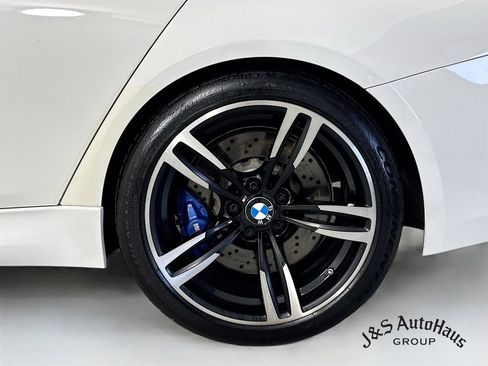 Used 2017 BMW M3 RWD image 40