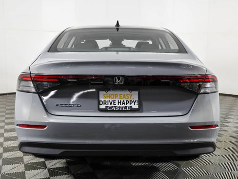 Used 2025 Honda Accord SE image 17
