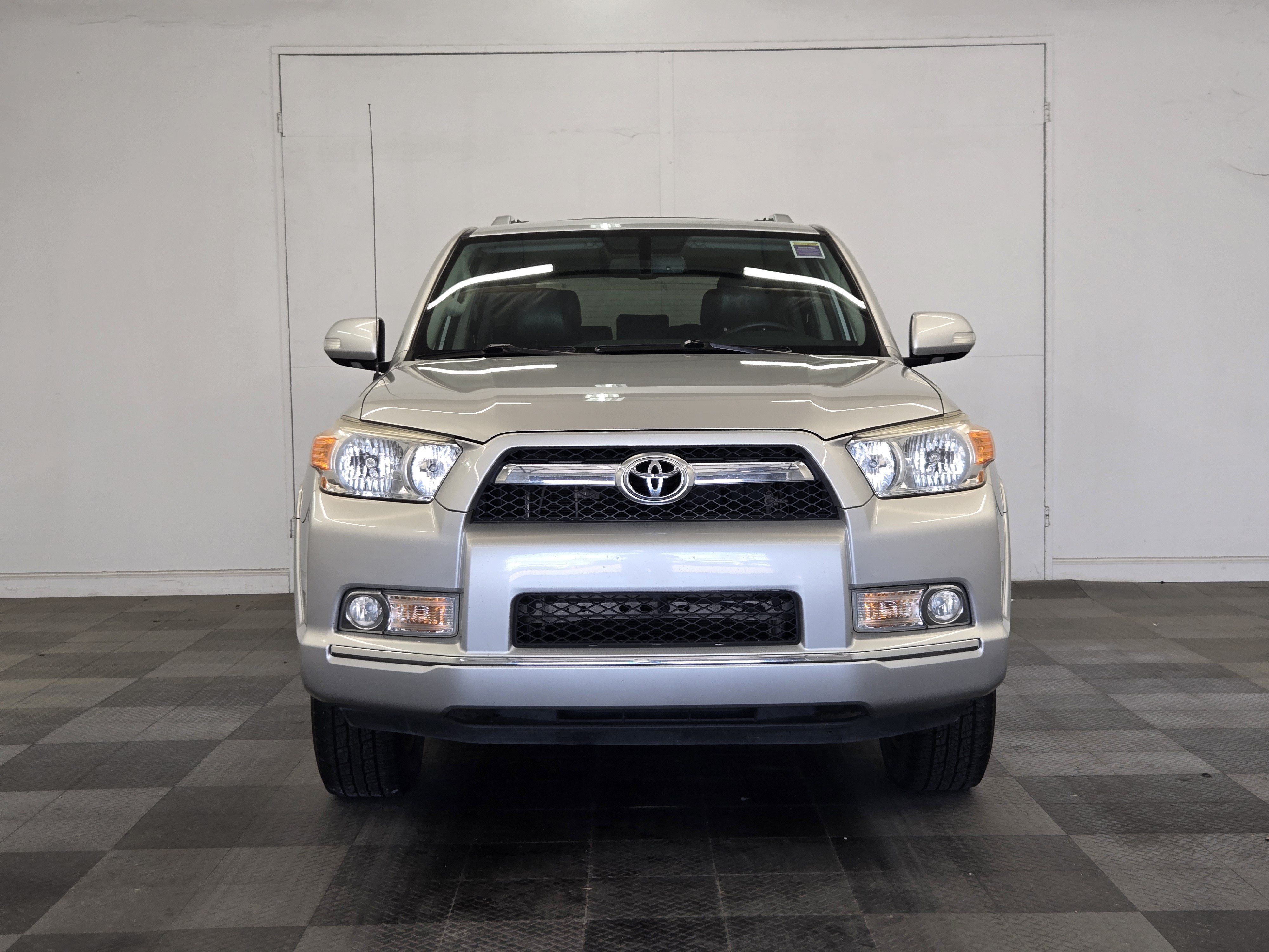 Used 2012 Toyota 4Runner Limited RWD image 3