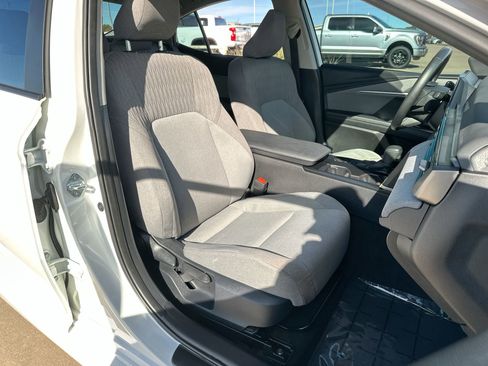 Used 2025 Toyota Camry SE image 22