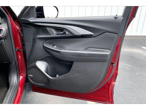 Used 2022 Chevrolet TrailBlazer RS w/ Technology Package FWD image 22