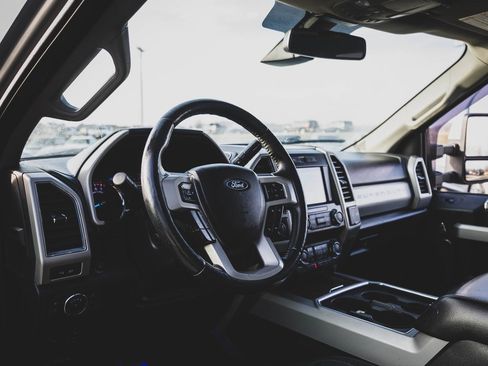 Used 2019 Ford F250 Lariat w/ Lariat Ultimate Package image 2