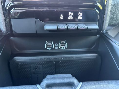 Used 2025 RAM 1500 Laramie w/ Sport Appearance Package AWD/4WD image 15