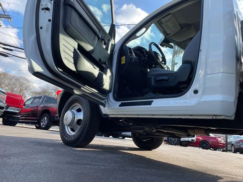 Used 2014 RAM 3500 Tradesman image 32