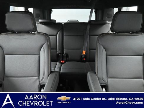 New 2024 Chevrolet Suburban High Country AWD/4WD image 18