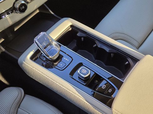 New 2026 Volvo XC90 B6 Ultra w/ Protection Package Premier image 23