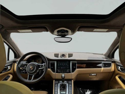 Used 2017 Porsche Macan Turbo image 40