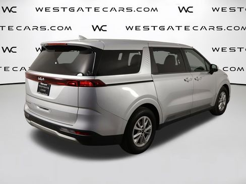 Used 2022 Kia Carnival LX FWD image 43