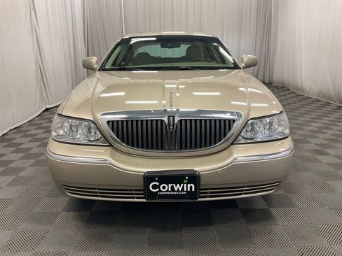 Used 2007 Lincoln Town Car Signature Limited RWD image 13