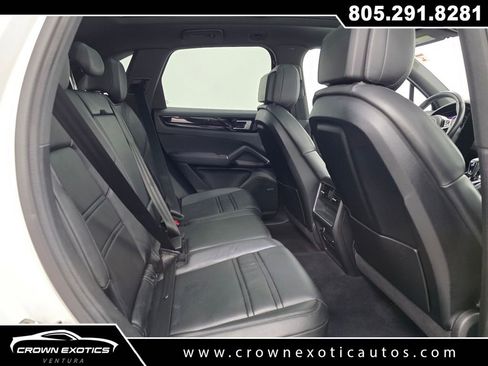Used 2022 Porsche Cayenne image 14