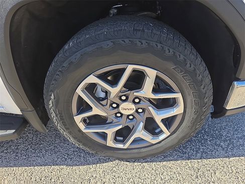 Used 2023 GMC Sierra 1500 SLT image 7