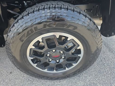 Certified 2025 Toyota Tacoma TRD Off-Road AWD/4WD image 7