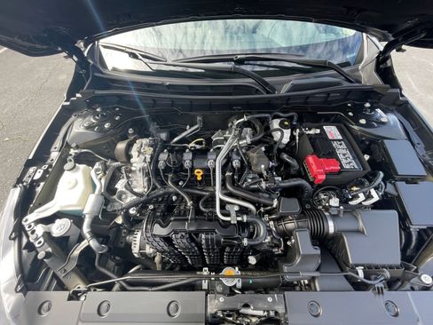 Used 2025 Nissan Altima 2.5 SV image 32