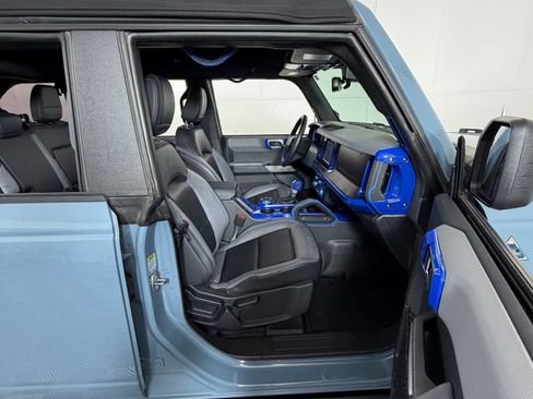 Used 2023 Ford Bronco Black Diamond image 5