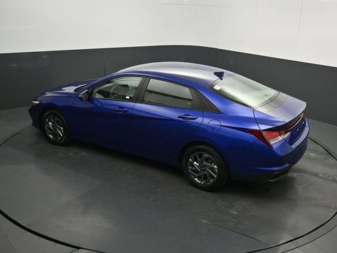 Used 2024 Hyundai Elantra SEL FWD image 47