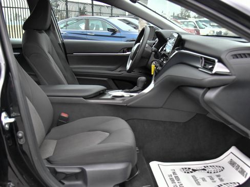 Used 2024 Toyota Camry LE image 40