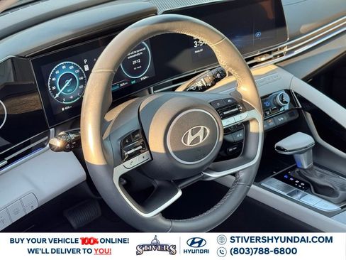 Certified 2025 Hyundai Elantra Limited w/ Cargo Package image 22