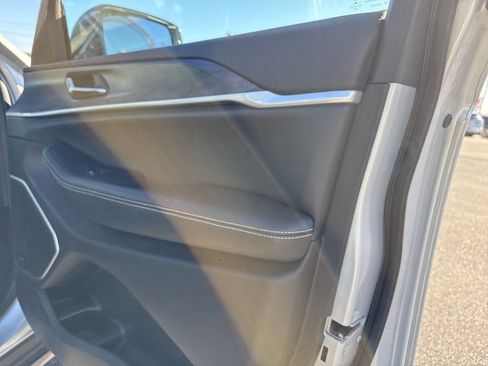 Used 2022 Jeep Grand Cherokee Limited 4xe image 21