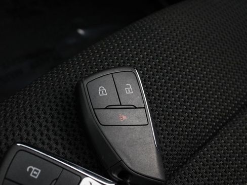 Used 2023 GMC Canyon Elevation image 25