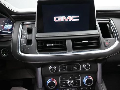 Used 2023 GMC Yukon SLT w/ SLT Luxury Package AWD/4WD image 16