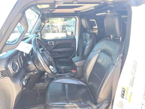 Used 2021 Jeep Wrangler Unlimited Sahara AWD/4WD image 11