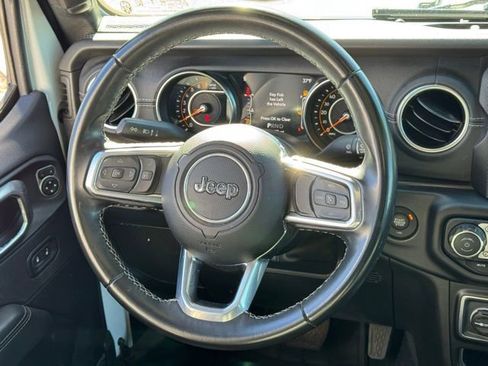 Used 2022 Jeep Gladiator Overland w/ Popular Equipment Package image 14