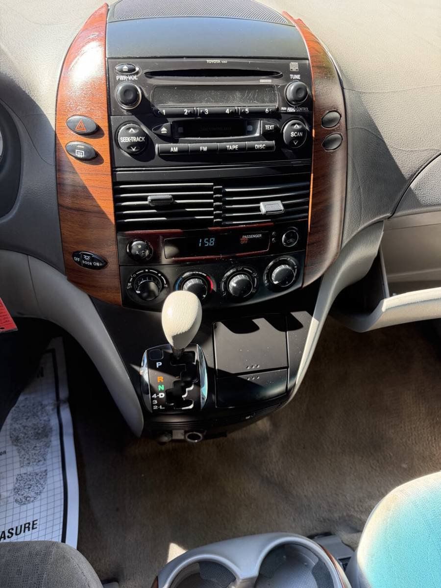 Used 2005 Toyota Sienna CE FWD image 13