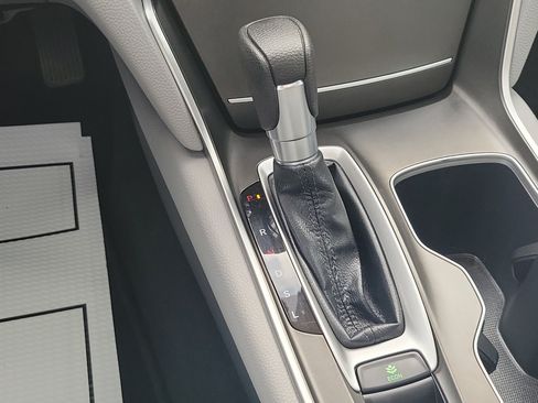 Used 2018 Honda Accord EX image 23