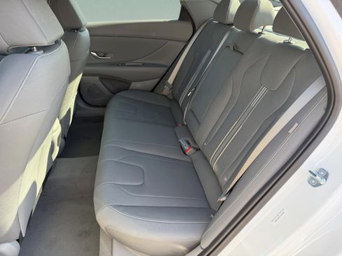 New 2026 Hyundai Elantra SEL Sport FWD image 23