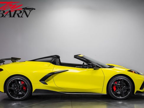 Used 2021 Chevrolet Corvette Stingray Premium Conv w/ Z51 Performance Package RWD image 6
