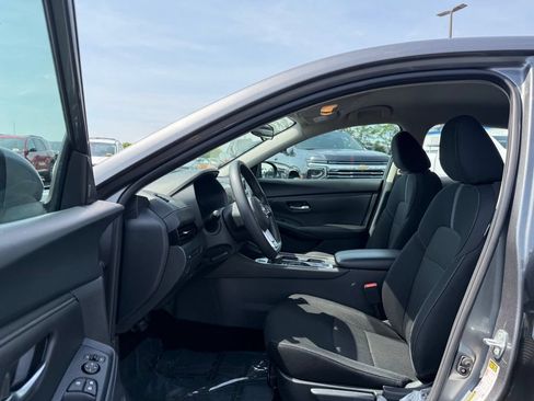 Used 2024 Nissan Sentra SV FWD image 23