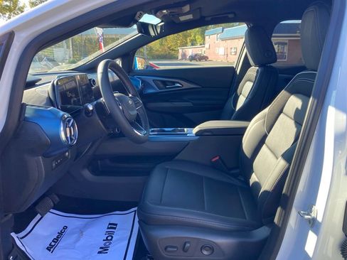 New 2026 Chevrolet Equinox EV LT w/ Convenience Package II FWD image 3