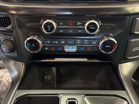 Used 2025 Ford F150 Lariat AWD/4WD image 25