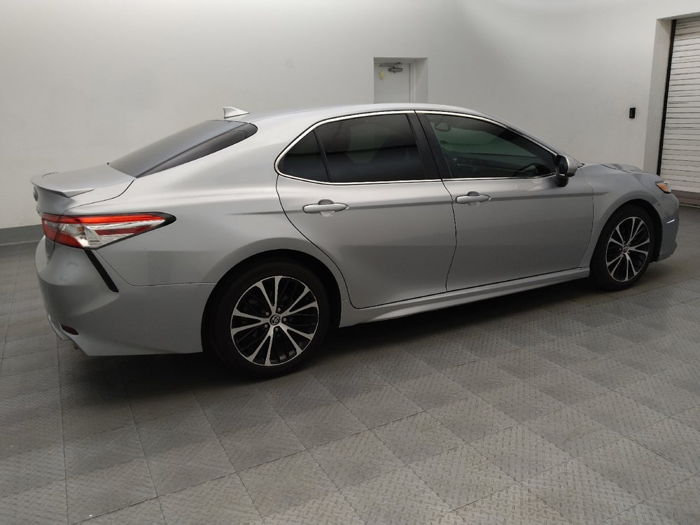 Used 2020 Toyota Camry SE w/ Carpet Mat Package FWD image 10