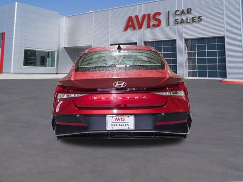 Used 2025 Hyundai Elantra SEL FWD image 7