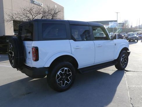 Used 2025 Ford Bronco Outer Banks image 5