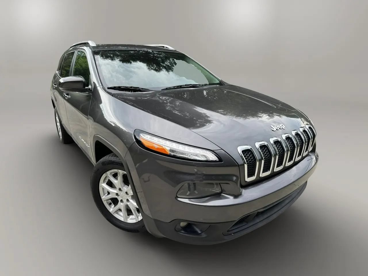 Used 2016 Jeep Cherokee Latitude w/ Safety/Convenience Group FWD image 12