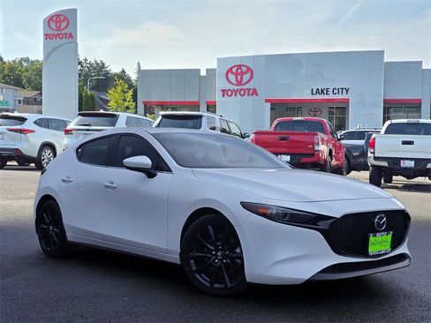 Used 2020 MAZDA MAZDA3 Premium image 1