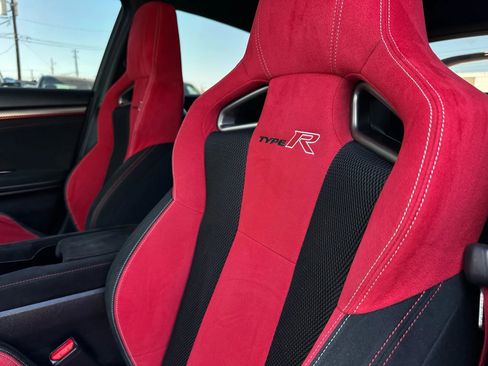 Used 2019 Honda Civic Type R image 16