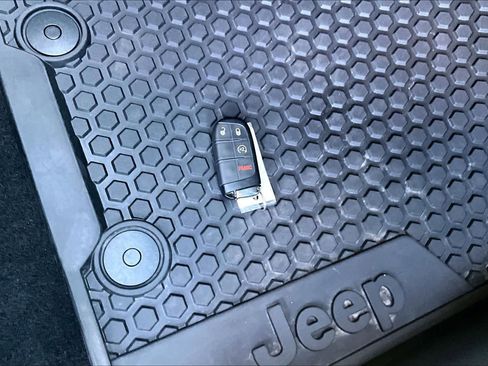 Used 2026 Jeep Compass Latitude AWD/4WD image 20