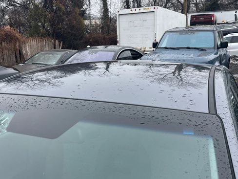 Used 2019 Hyundai Ioniq Plug-In Hybrid image 11