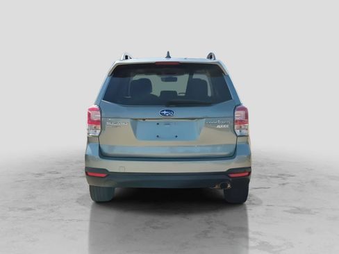 Used 2017 Subaru Forester 2.5i Limited AWD/4WD image 7
