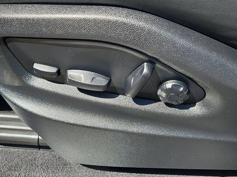 Certified 2025 Porsche Cayenne Coupe AWD/4WD image 29