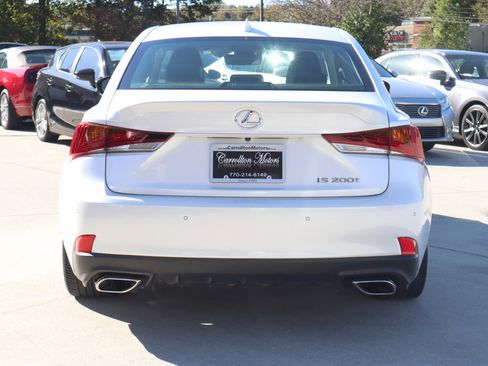 Used 2017 Lexus IS 200t image 5