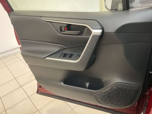 Used 2020 Toyota RAV4 LE w/ All Weather Liner Package AWD/4WD image 13