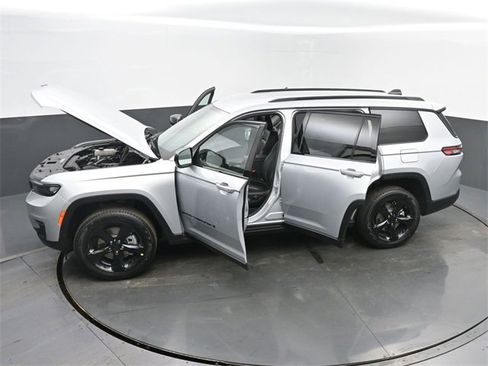 New 2025 Jeep Grand Cherokee L Limited image 65