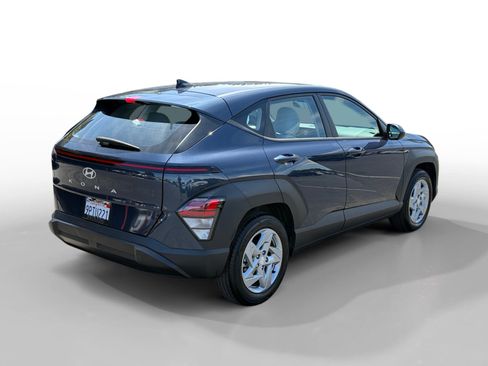 Certified 2025 Hyundai Kona SE FWD image 5