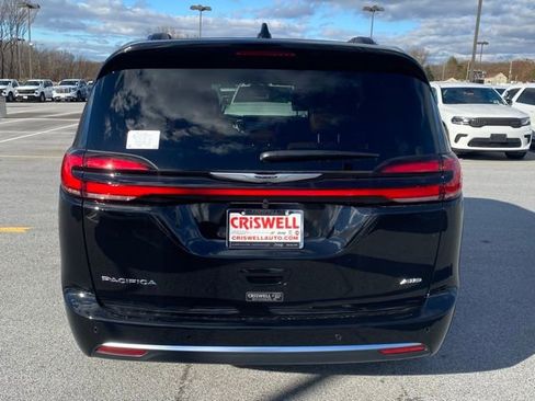 New 2026 Chrysler Pacifica Pinnacle image 6