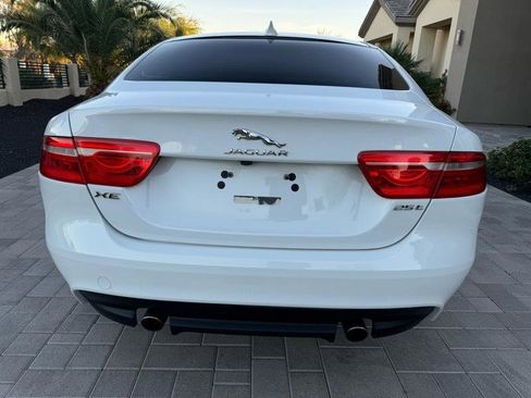Used 2017 Jaguar XE image 6