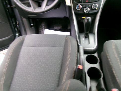 Used 2020 Chevrolet Trax LS w/ Tint and Cruise Package image 15